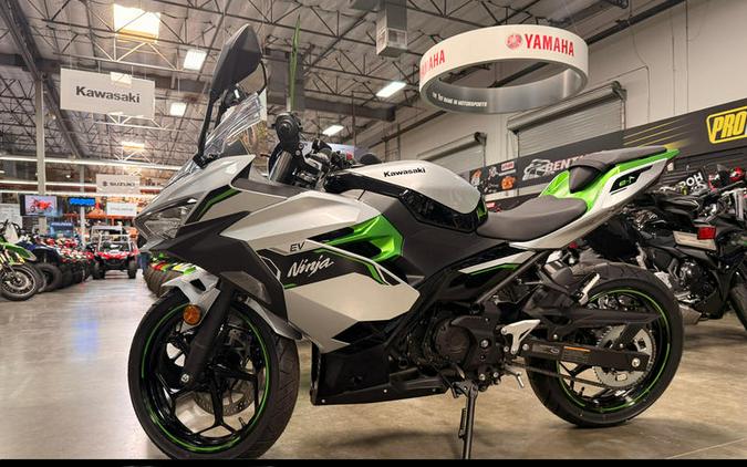 2024 Kawasaki Ninja® e-1 ABS