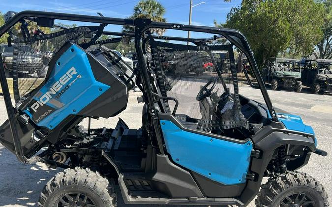 2025 Honda® Pioneer 1000-5 Deluxe