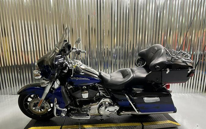 2011 Harley-Davidson FLHTCUSE6 - CVO Ultra Classic Electra Glide