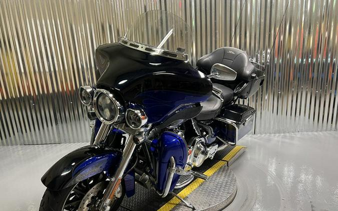 2011 Harley-Davidson FLHTCUSE6 - CVO Ultra Classic Electra Glide