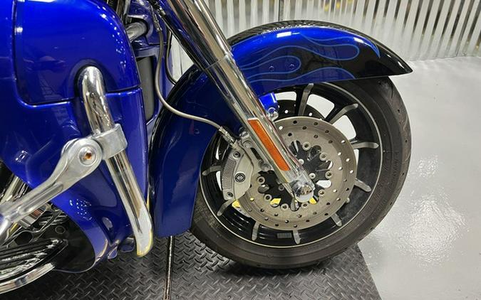 2011 Harley-Davidson FLHTCUSE6 - CVO Ultra Classic Electra Glide