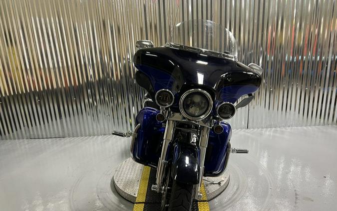 2011 Harley-Davidson FLHTCUSE6 - CVO Ultra Classic Electra Glide