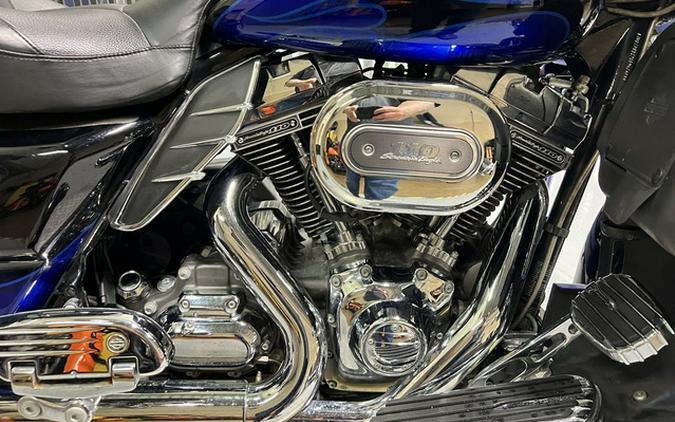 2011 Harley-Davidson FLHTCUSE6 - CVO Ultra Classic Electra Glide