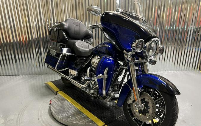 2011 Harley-Davidson FLHTCUSE6 - CVO Ultra Classic Electra Glide