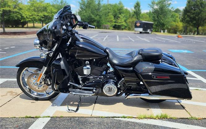 2015 Harley-Davidson CVO Street Glide