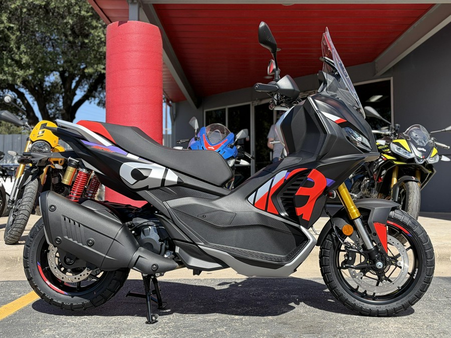 2027 Aprilia SR GT 400