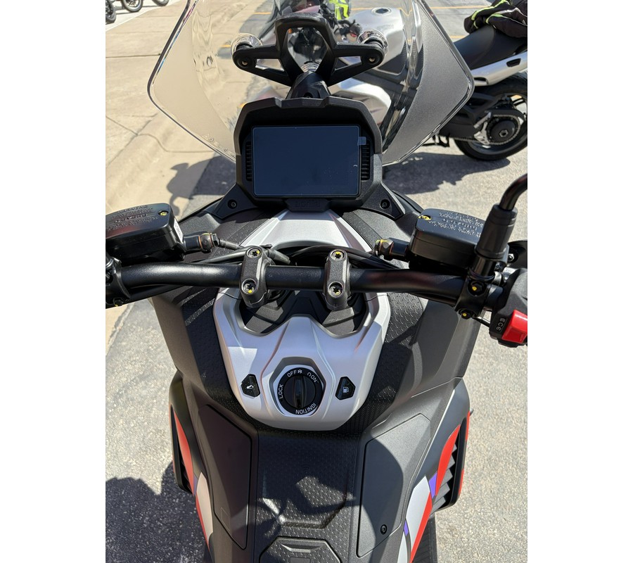 2027 Aprilia SR GT 400