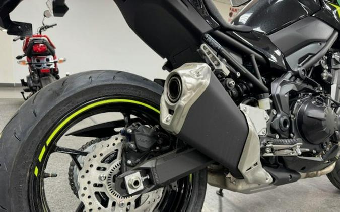 2024 Kawasaki Z900 ABS Metallic Spark Black/Metallic Matte Dark