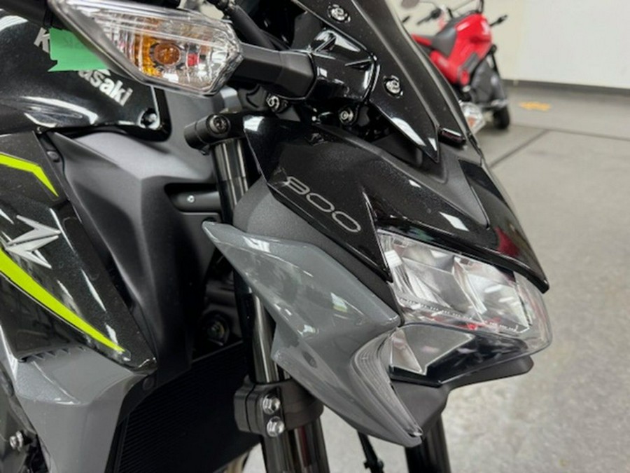 2024 Kawasaki Z900 ABS Metallic Spark Black/Metallic Matte Dark