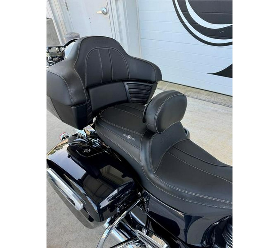 2022 Indian Motorcycle® Roadmaster® Limited Black Azure Crystal