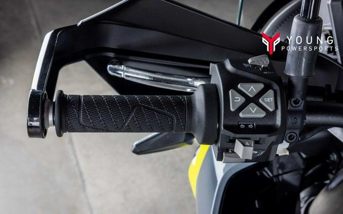 2025 Husqvarna Norden 901