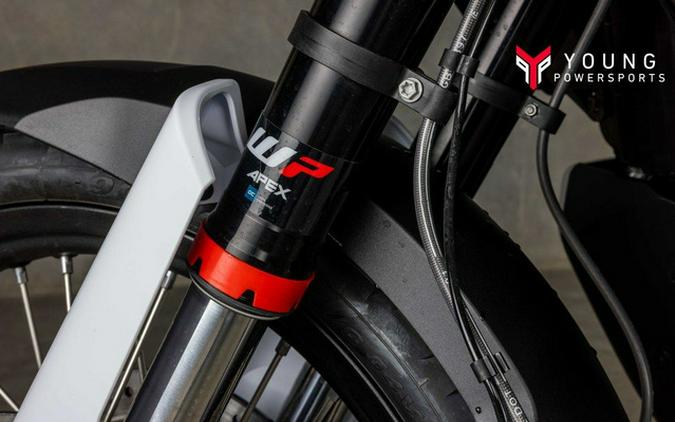 2025 Husqvarna Norden 901