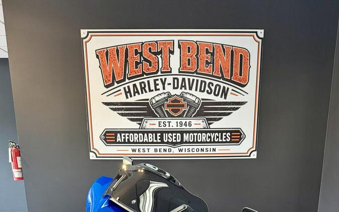 2024 Harley-Davidson Street Glide Blue Burst - Black Finish