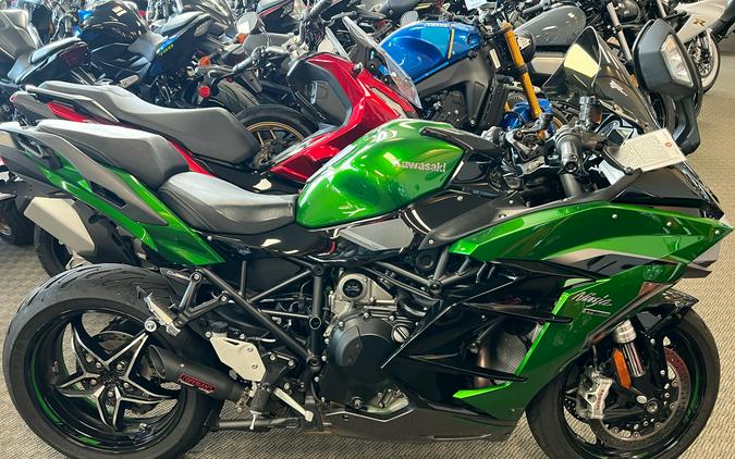 2019 Kawasaki Ninja H2 SX SE+ Review: Supercharged Travel