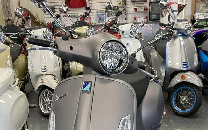 2023 Vespa GTS Super 300 Tech