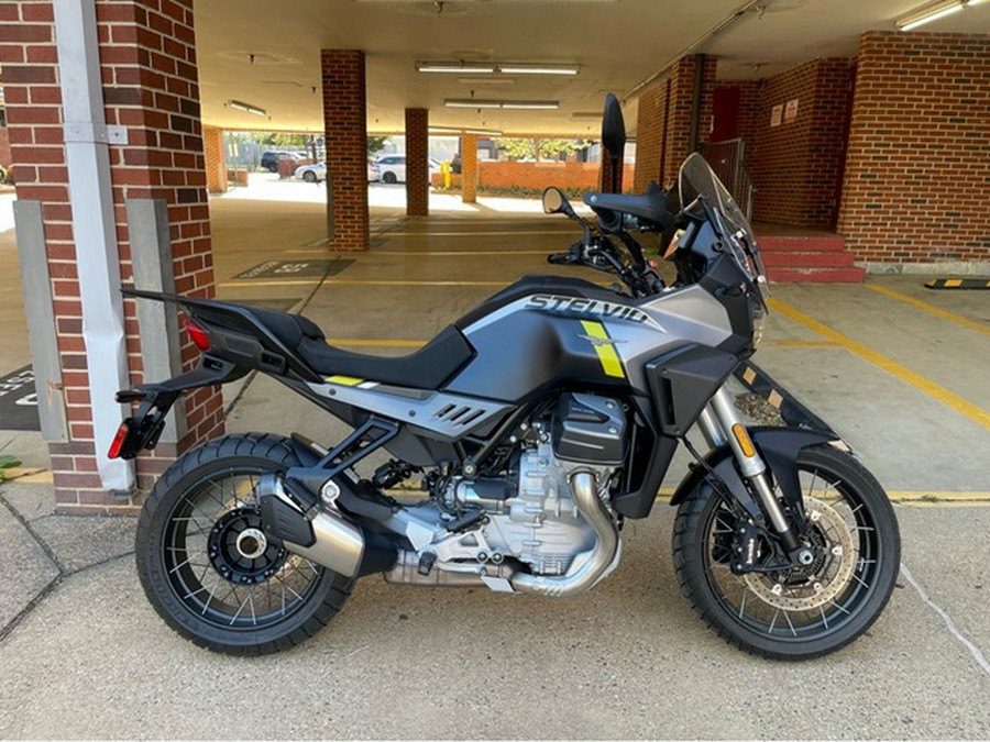 2024 Moto Guzzi Stelvio