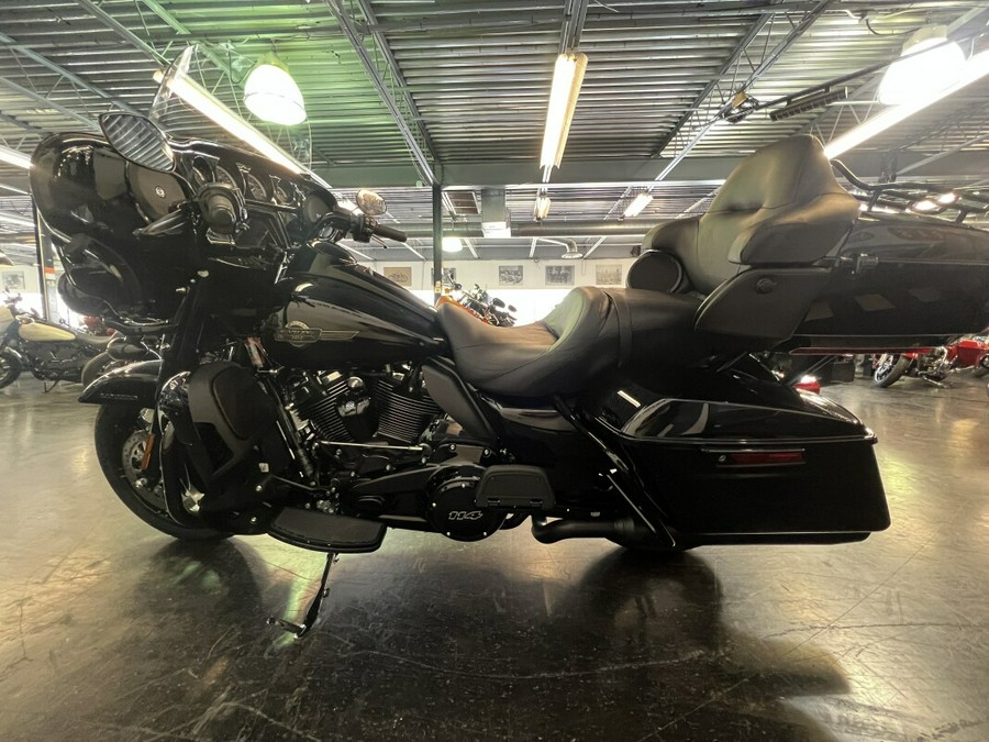 2024 Harley-Davidson Ultra Limited Vivid Black FLHTK