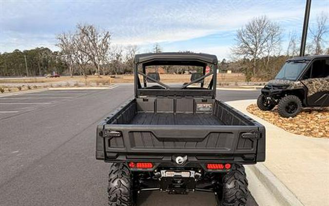 2026 Can-Am Defender 6x6 DPS