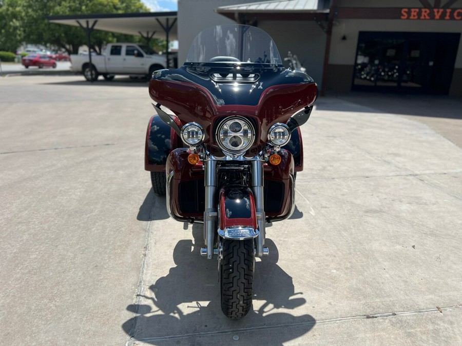 2024 Harley-Davidson® Tri Glide® Ultra Red Rock / Vivid Black