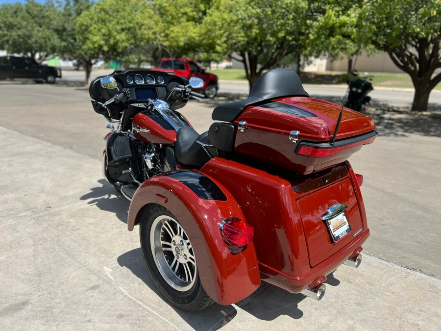 2024 Harley-Davidson® Tri Glide® Ultra Red Rock / Vivid Black