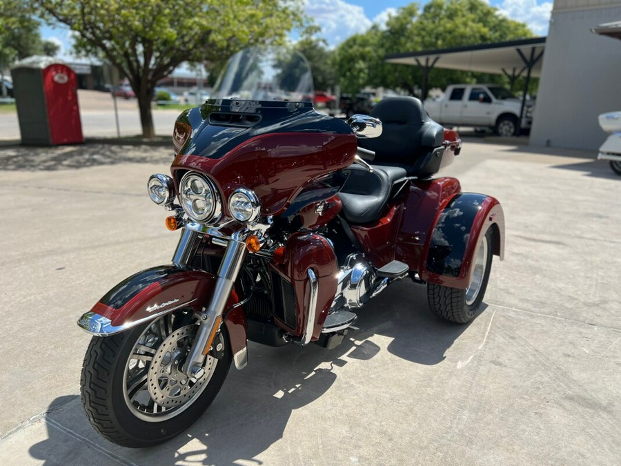 2024 Harley-Davidson® Tri Glide® Ultra Red Rock / Vivid Black