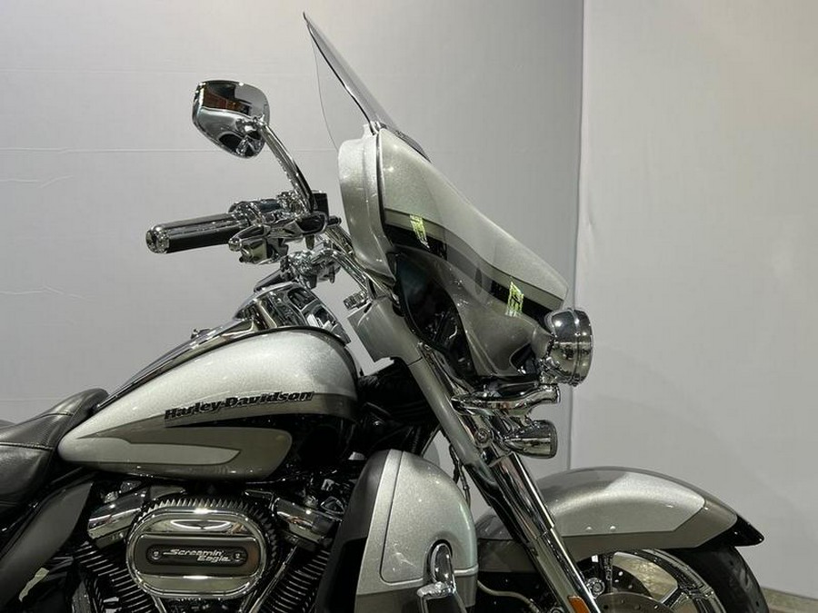 2017 Harley-Davidson® FLHTKSE - CVO™ Limited