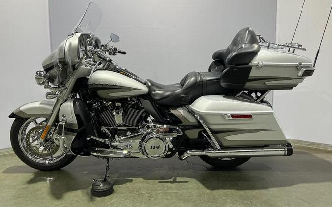 2017 Harley-Davidson® FLHTKSE - CVO™ Limited