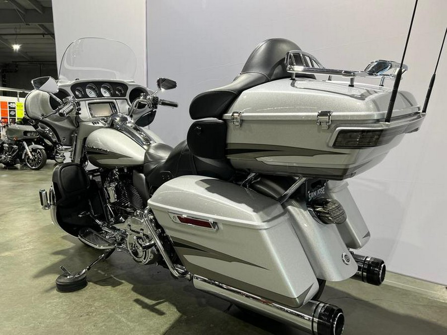 2017 Harley-Davidson® FLHTKSE - CVO™ Limited