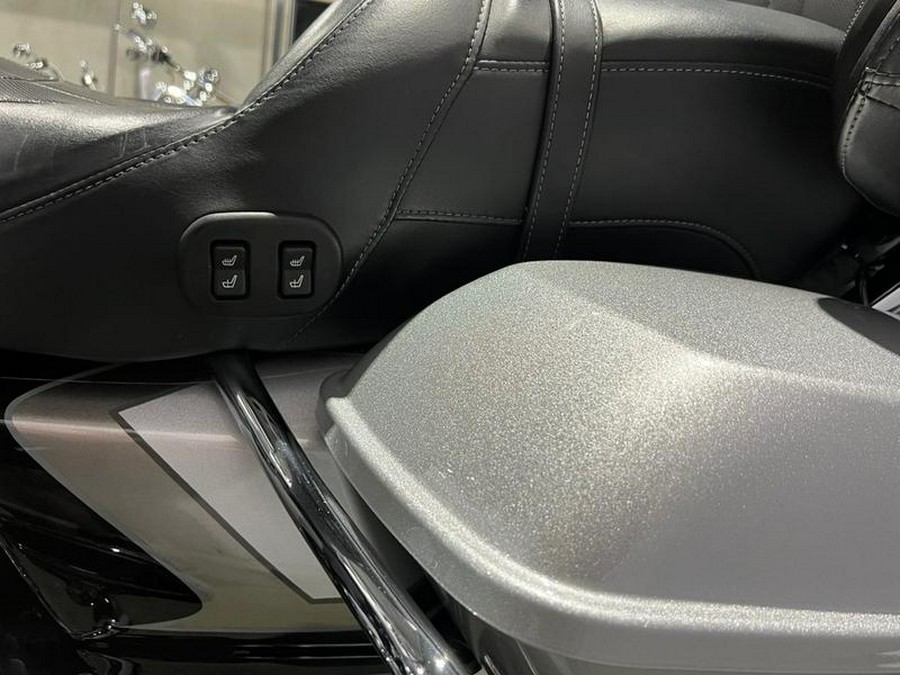 2017 Harley-Davidson® FLHTKSE - CVO™ Limited