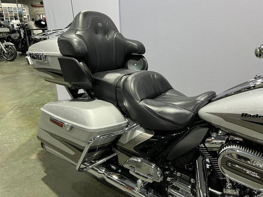 2017 Harley-Davidson® FLHTKSE - CVO™ Limited