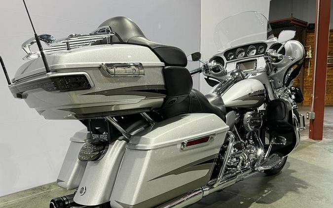 2017 Harley-Davidson® FLHTKSE - CVO™ Limited