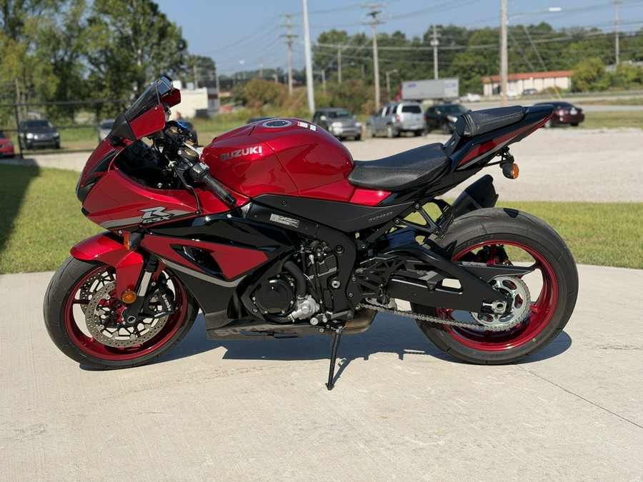 2025 SUZUKI GSX-R1000 - 7100014