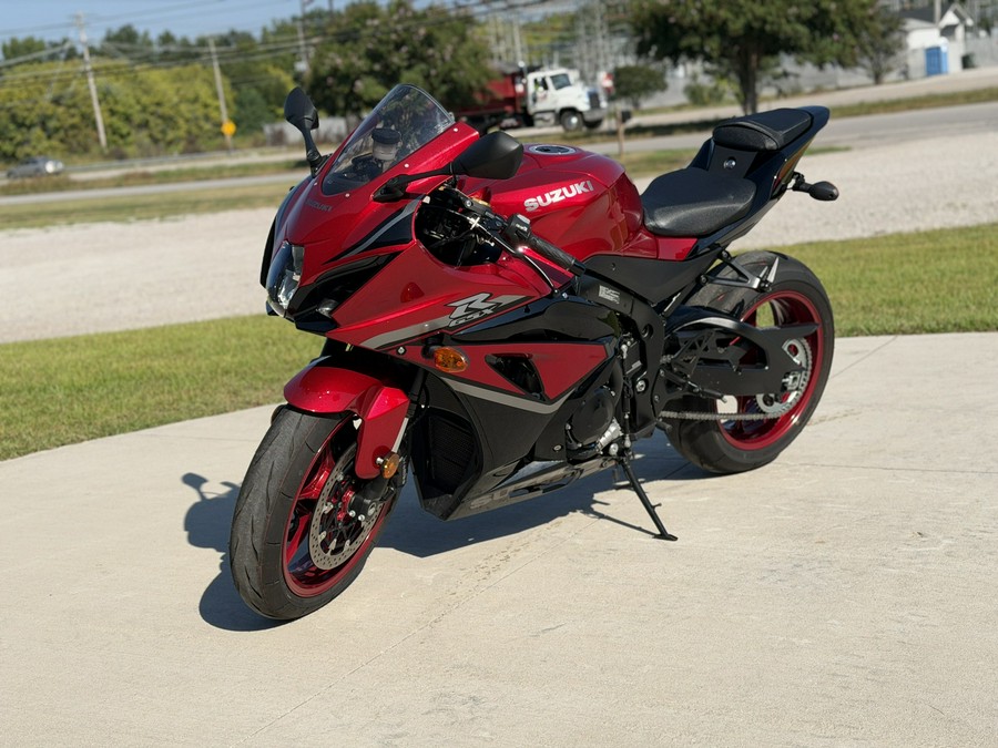 2025 SUZUKI GSX-R1000 - 7100014