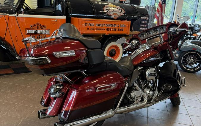 2014 Harley-Davidson CVO Electra Glide Ultra Limited FLHTKSE
