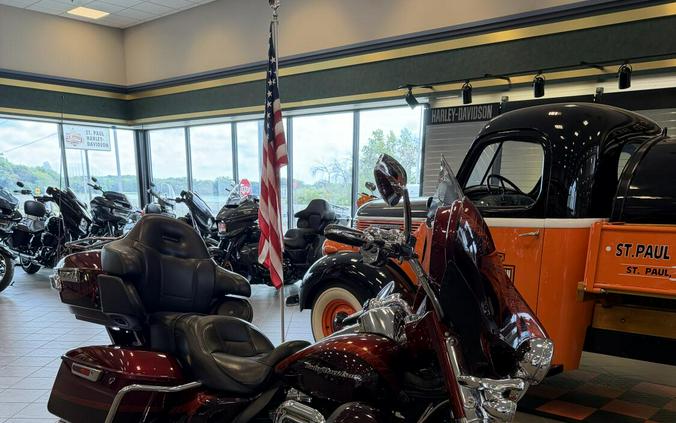2014 Harley-Davidson CVO Electra Glide Ultra Limited FLHTKSE