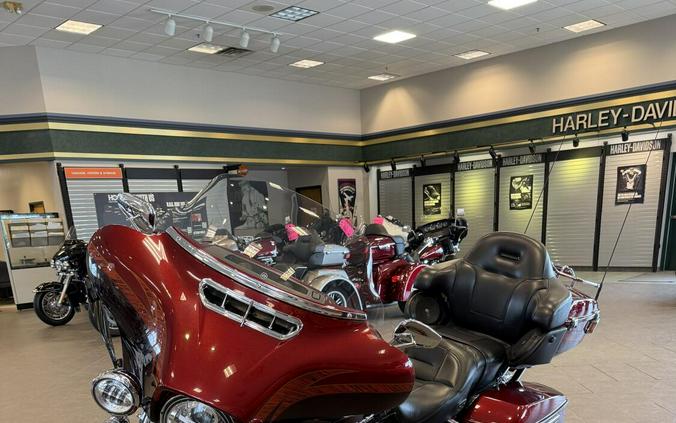 2014 Harley-Davidson CVO Electra Glide Ultra Limited FLHTKSE