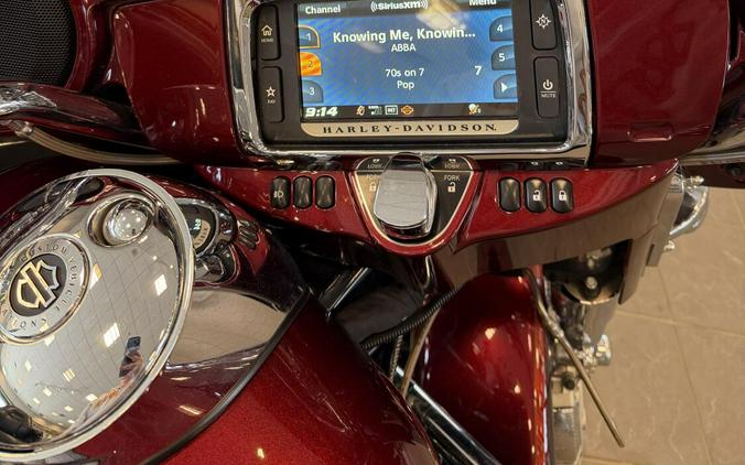2014 Harley-Davidson CVO Electra Glide Ultra Limited FLHTKSE
