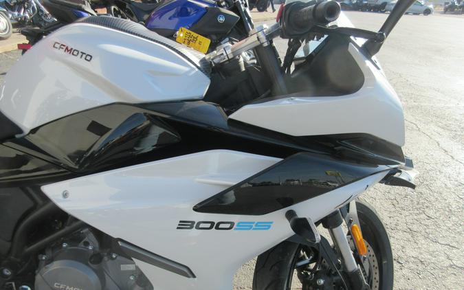 2025 CFMOTO 300SS