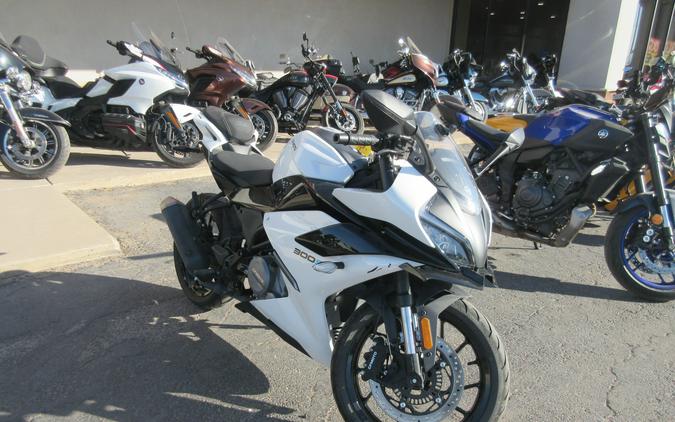 2025 CFMOTO 300SS