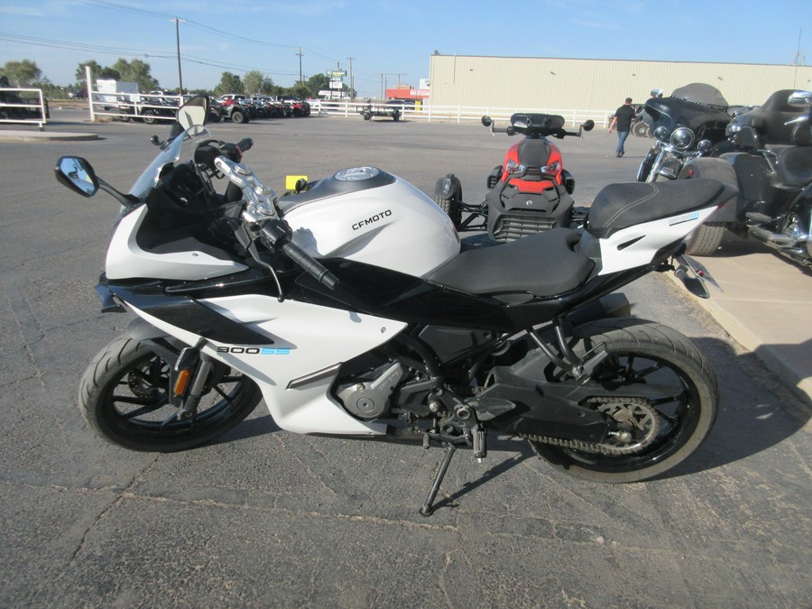 2025 CFMOTO 300SS