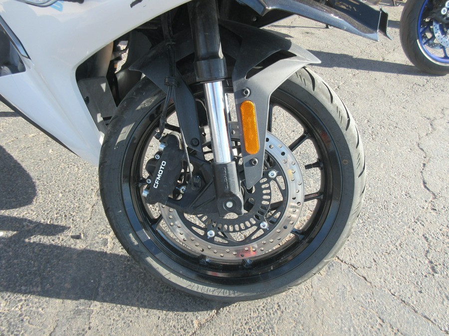 2025 CFMOTO 300SS