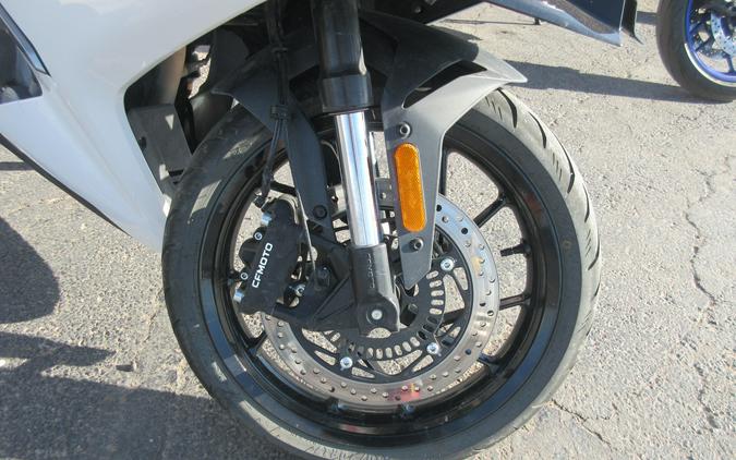 2025 CFMOTO 300SS