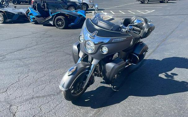 2019 Indian Motorcycle® Roadmaster® Steel Gray Smoke / Thunder Black Smoke