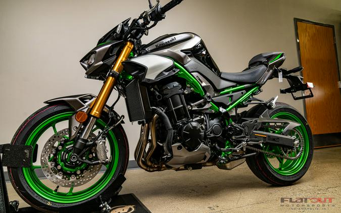 2025 Kawasaki Z900 SE ABS