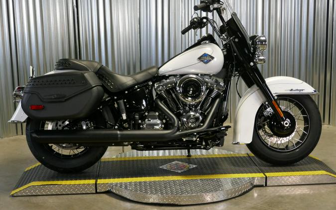 2025 Harley-Davidson Heritage Classic White Onyx w/Laced Wheels