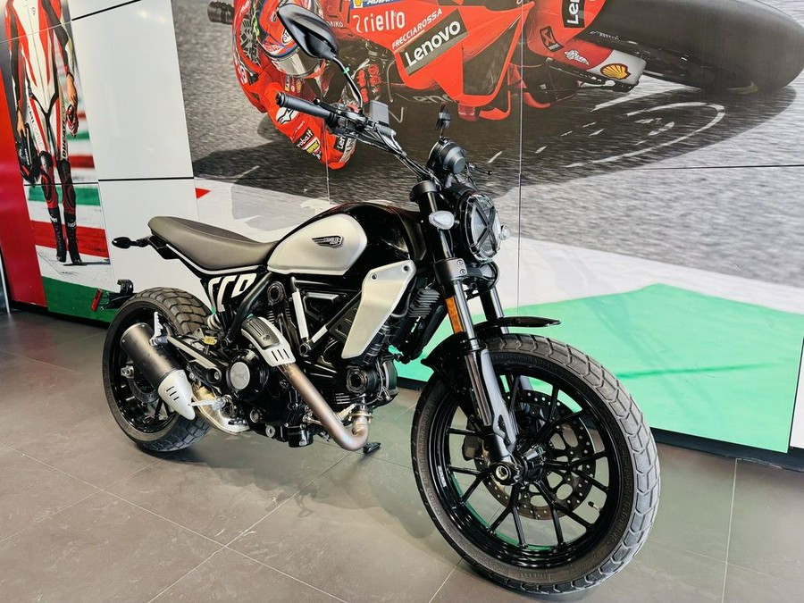 2024 Ducati Scrambler Icon (2G) Black