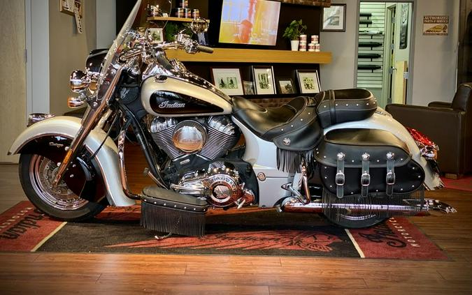 2018 Indian Motorcycle® Chief® Vintage ABS Star Silver over Thunder Black