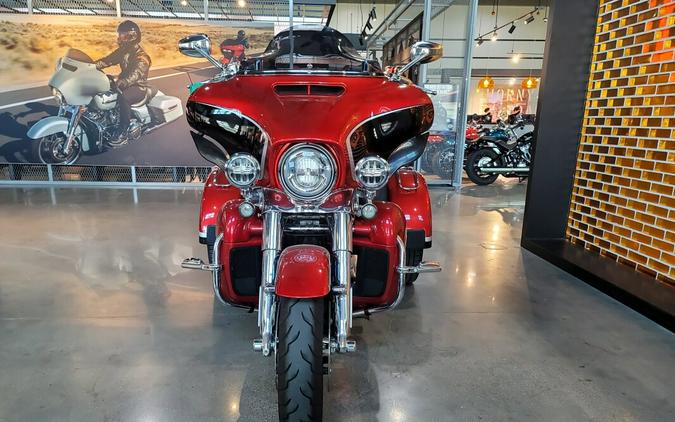 2021 Harley-Davidson® CVO™ Tri Glide® FLHTCUTGSE