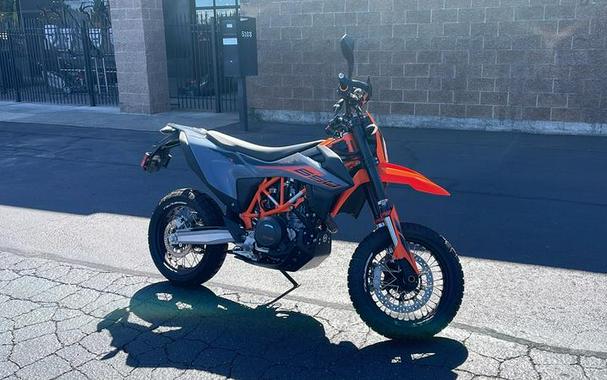 2022 KTM 690 SMC R