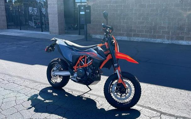 2022 KTM 690 SMC R